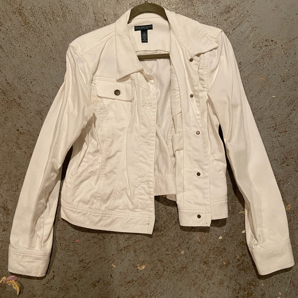 A white plain jean jacket